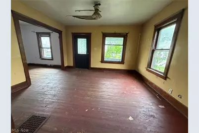 235 Iddings Avenue SE, Warren, OH 44483 - Photo 5