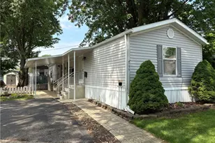 195 Spruce Ln, Mentor, OH 44060 - Photo 3