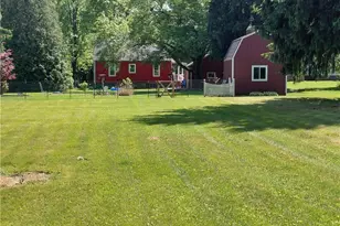 7489 Van Ness Ave, Hubbard, OH 44425 - Photo 9