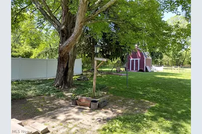7489 Van Ness Avenue, Hubbard, OH 44425 - Photo 11