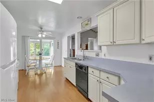 30461 Sugar Sand Ln, North Olmsted, OH 44070 - Photo 11