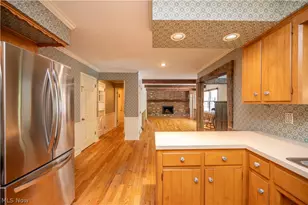 8045 Deerpath Dr, Youngstown, OH 44512 - Photo 7