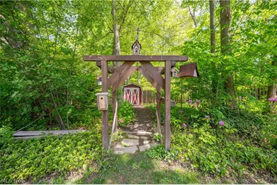 8045 Deerpath Drive, Youngstown, OH 44512 - Photo 37