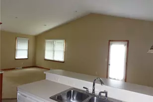 239 Aspen Dr, Dover, OH 44622 - Photo 3