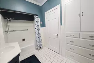 885 Sheridan Rd, Coshocton, OH 43812 - Photo 9