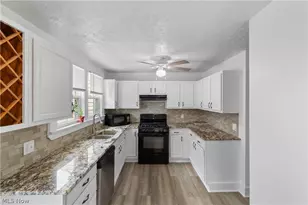 1359 Delia Ave, Akron, OH 44320 - Photo 11