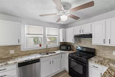 1359 Delia Avenue, Akron, OH 44320 - Photo 9
