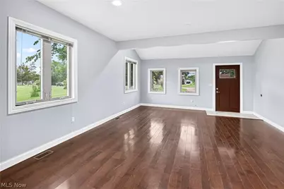18500 Bennett Road, North Royalton, OH 44133 - Photo 15