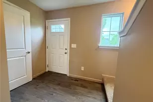 2250 Dorchester Dr, Kent, OH 44240 - Photo 9