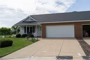 2765 Doral Cir SE, Massillon, OH 44646 - Photo 3
