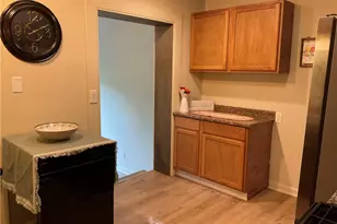 817 Broad St, Conneaut, OH 44030 - Photo 5