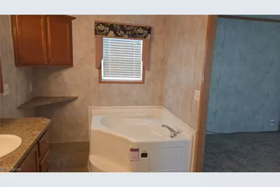4830 Snowdrift Lane, Zanesville, OH 43701 - Photo 5