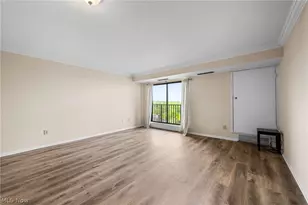 12500 Edgewater Dr, Oakwood, OH 44107 - Photo 5