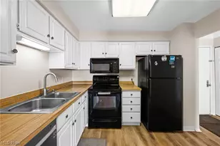12500 Edgewater Dr, Oakwood, OH 44107 - Photo 11