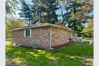 1591 Elberta Avenue SW, North Canton, OH 44709 - Photo 3