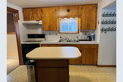 2160 Ingersoll Drive, Akron, OH 44320 - Photo 13