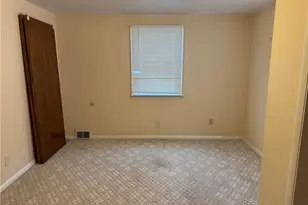 2160 Ingersoll Dr, Akron, OH 44320 - Photo 27
