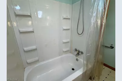 2160 Ingersoll Drive, Akron, OH 44320 - Photo 23