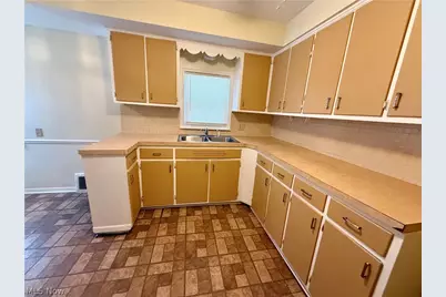 575 Noble Avenue, Akron, OH 44320 - Photo 5