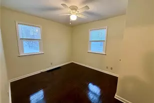 575 Noble Ave, Akron, OH 44320 - Photo 9