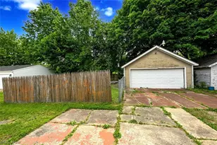 2221 9th St SW, Akron, OH 44314 - Photo 5