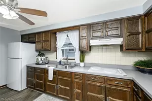 2221 9th St SW, Akron, OH 44314 - Photo 15