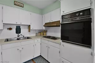 1323 Eisenhower Ave, Lexington, OH 44904 - Photo 9