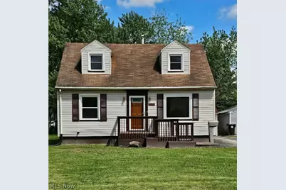 2134 Estabrook Avenue NW, Warren, OH 44485 - Photo 1