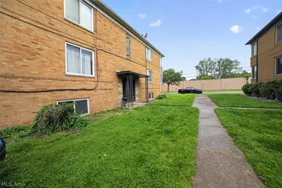 18963 Hilliard Boulevard #2, Rocky River, OH 44116 - Photo 15