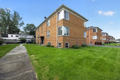 18963 Hilliard Boulevard #2, Rocky River, OH 44116 - Photo 1