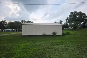 327 N 2nd St, Coshocton, OH 43812 - Photo 3