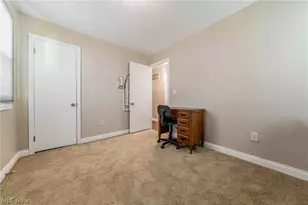 34429 Beachpark Dr, Eastlake, OH 44095 - Photo 27