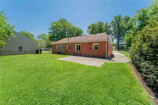 34429 Beachpark Dr, Eastlake, OH 44095 - Photo 11