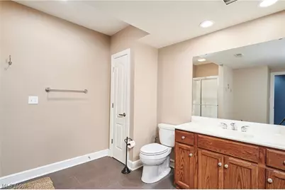 929 Hidden Valley Drive, Wadsworth, OH 44281 - Photo 37