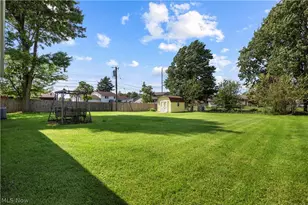 835 Columbia Dr, Amherst, OH 44001 - Photo 9