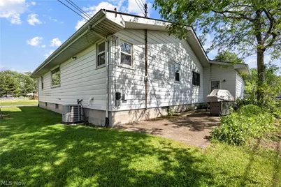 835 Columbia Drive, Amherst, OH 44001 - Photo 7