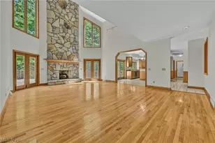 9155 Woods Way Dr, Kirtland, OH 44094 - Photo 7
