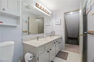 36515 Starboard Dr, Eastlake, OH 44095 - Photo 17