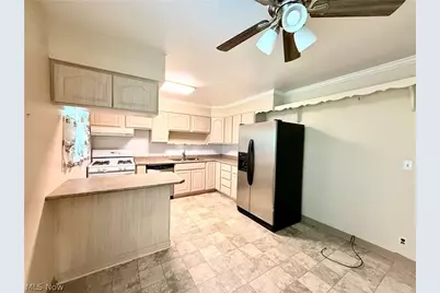 831 Kimberly Circle, Oberlin, OH 44074 - Photo 3