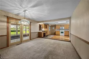 568 W Nimisila Rd, Akron, OH 44319 - Photo 9