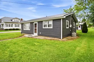 289 Elm St, Duncan Falls, OH 43734 - Photo 3