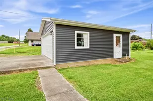 289 Elm St, Duncan Falls, OH 43734 - Photo 11