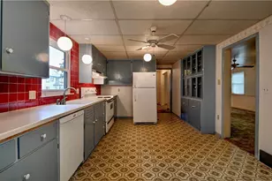 276 Factory St, Sugarcreek, OH 44681 - Photo 5
