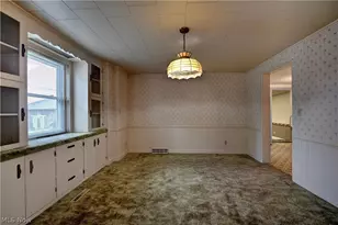 276 Factory St, Sugarcreek, OH 44681 - Photo 9
