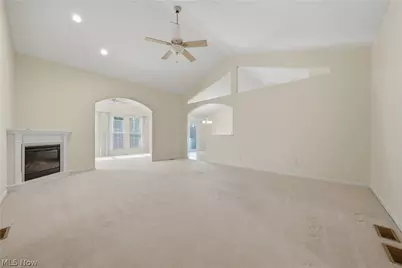 635 Durkin Way SW, North Canton, OH 44720 - Photo 7