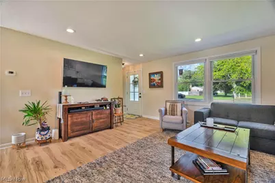 8263 Winterwood Avenue NW, North Canton, OH 44720 - Photo 11