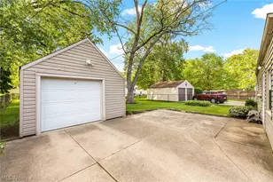 1165 Myrtle Ave, Cuyahoga Falls, OH 44221 - Photo 33