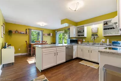 6250 Woodmoor Avenue NW, Canton, OH 44718 - Photo 13