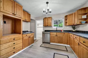 1603 Winchester Rd, Lyndhurst, OH 44124 - Photo 15