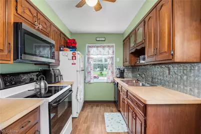 610 Princeton Avenue, Elyria, OH 44035 - Photo 9